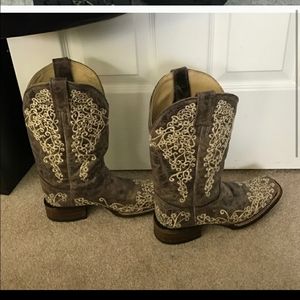 Corral boots
